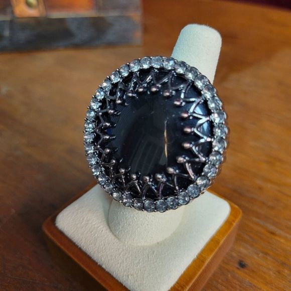 Large Expandable Black Statement Piece Ring - Picture 6 of 6